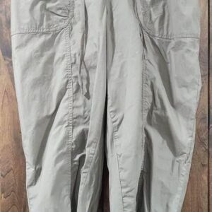 NWT 1X Cato  Size 14 / 16 Capri Khaki walnut Pants Shorts 18” Inseam C4182